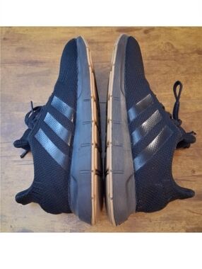 Adidas Swift Run 1.0 Sneaker Mens Size 10 - Black with rubber sole